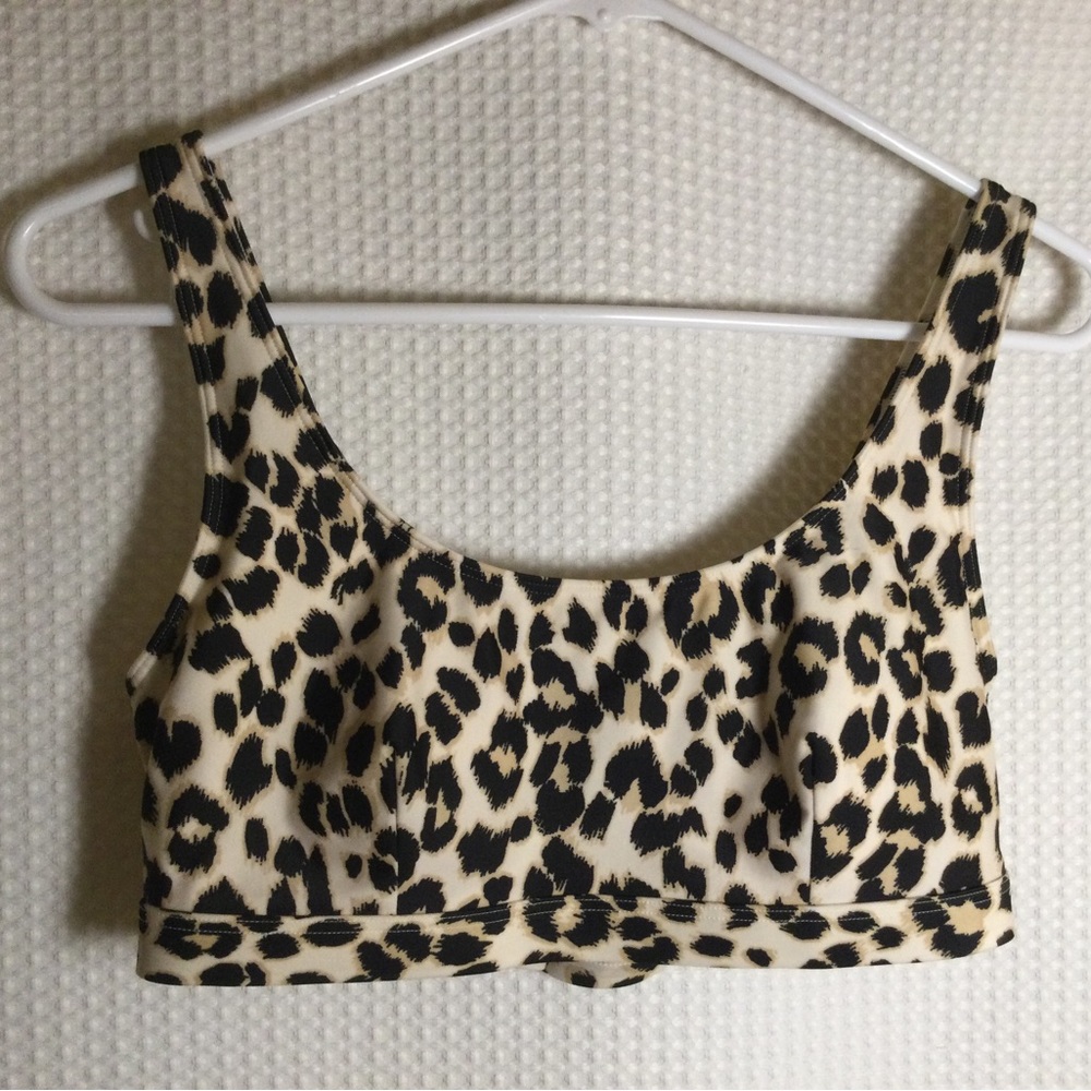 ♥️HP!♥️ Old Navy | Cheetah Cut Out Sports Bra